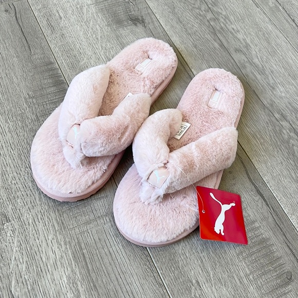 Puma Shoes - NWT Puma Fluff Flip Sandals Pink Size 8